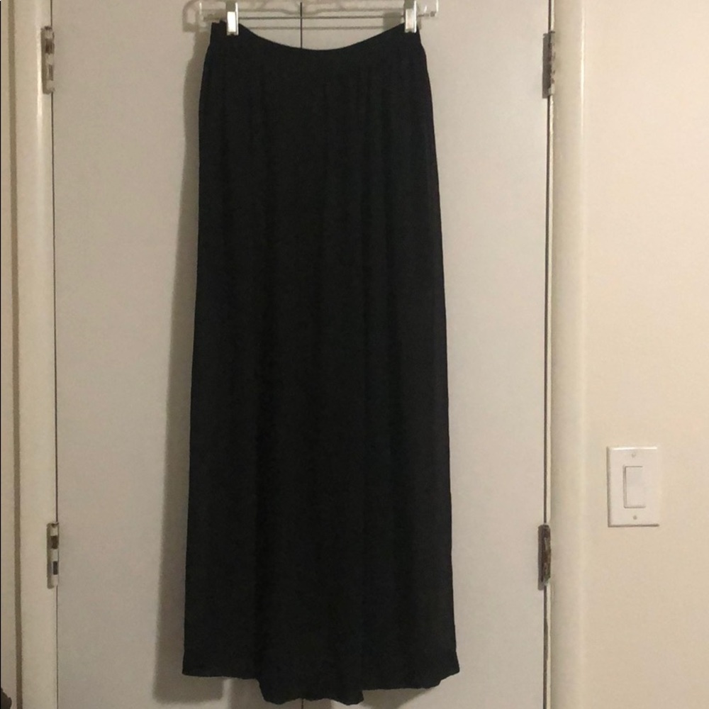 Last Chance! H&M Flowy Black Skirt